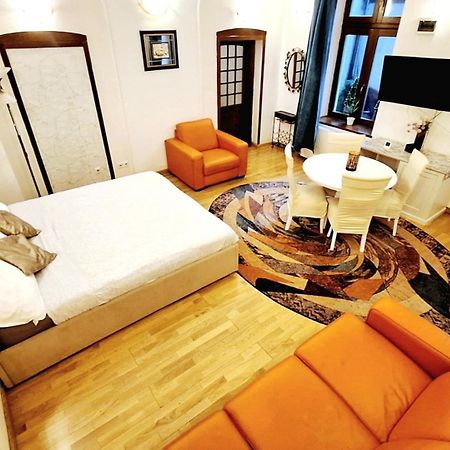 Ada Old Town Apartments 3 บราชอฟ ภายนอก รูปภาพ