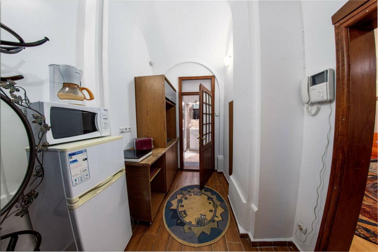 Ada Old Town Apartments 3 บราชอฟ ภายนอก รูปภาพ